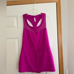 Lucy keep it cool active athleisure yoga dress/top in neon berry color. Size XS